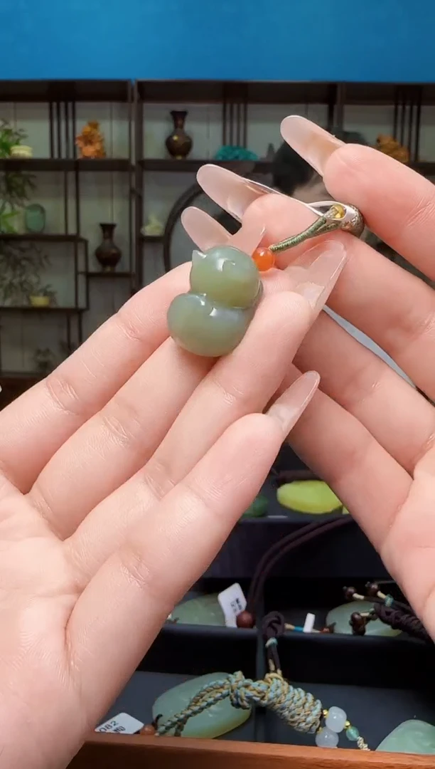 颈饰未镶嵌和田玉青*1