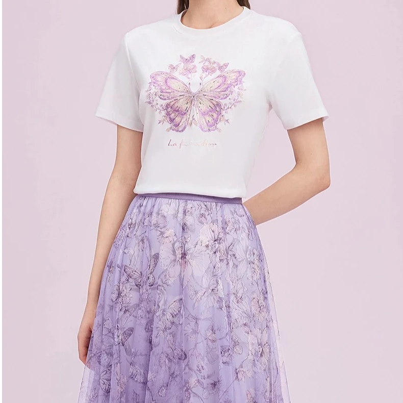 【拉】蝴蝶圆领短袖多重绣花工艺夏季新款显瘦高级气质T恤