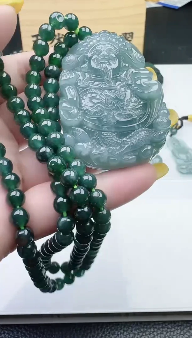 颈饰未镶嵌翡翠天然A货翡翠  多样性随机发其一