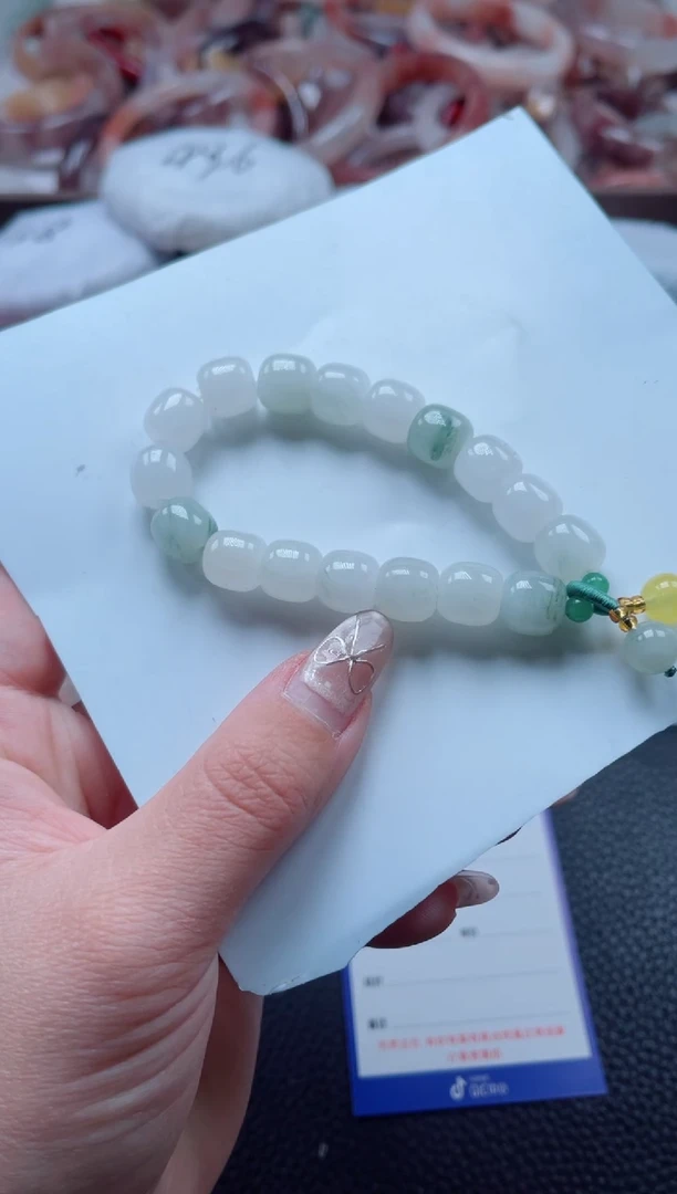 【闪购商品】石英质玉手镯未镶嵌老行珠
