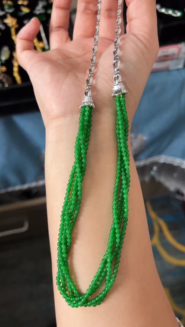 项链18K金镶嵌翡翠高冰正阳绿小米珠项链