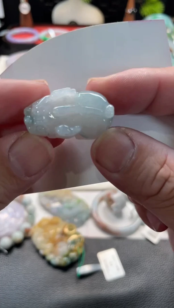 颈饰未镶嵌翡翠21号链接 有纹裂