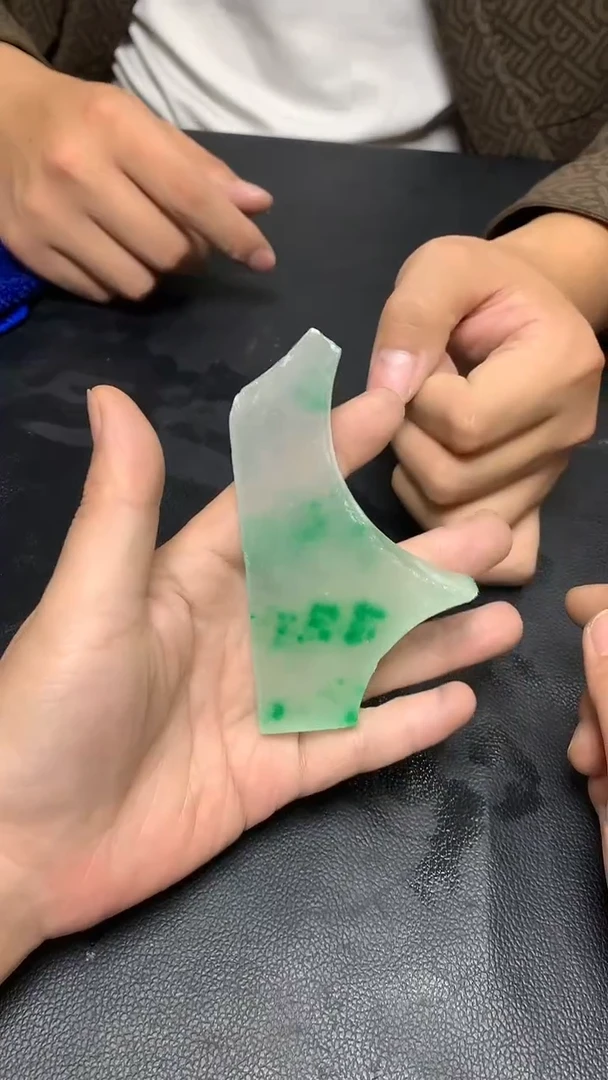 玉冰飘花边角毛坯