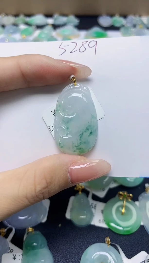 翡翠18K金镶嵌颈饰 天然缅甸翡翠A货