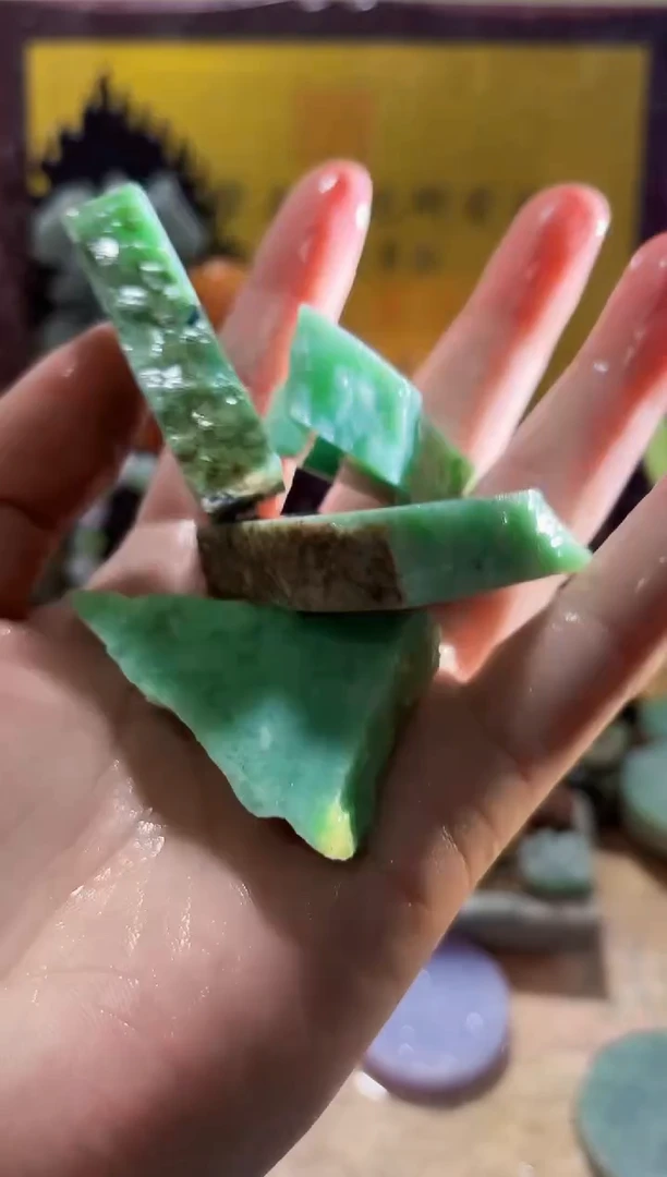 未镶嵌挂件翡翠A货常星8071