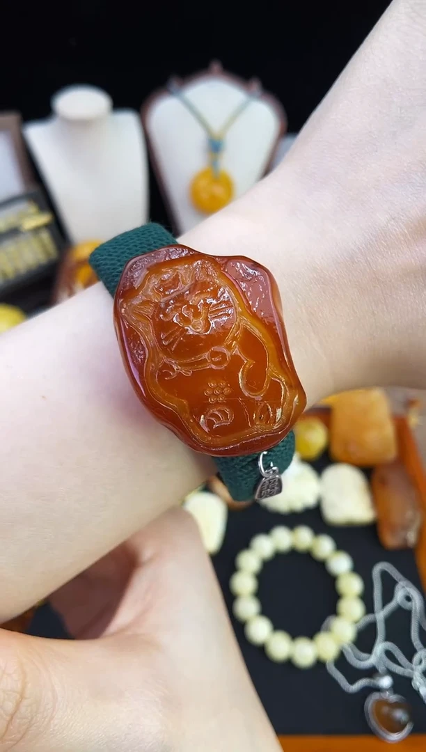 琥珀未镶嵌珠宝奇石柒月