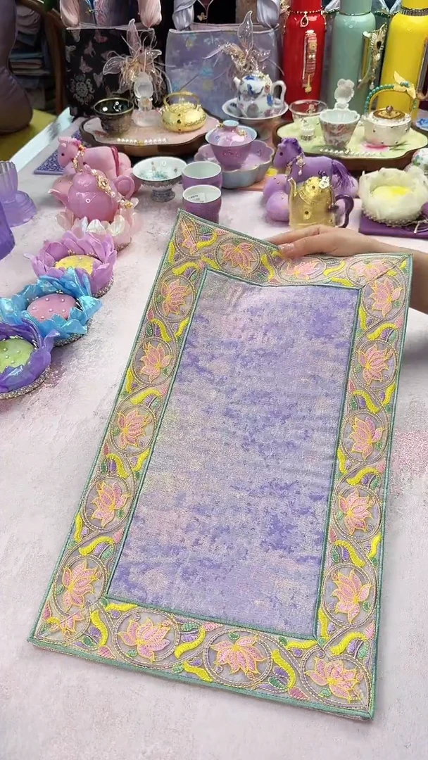 86紫色鎏金莲花花边刺绣茶席