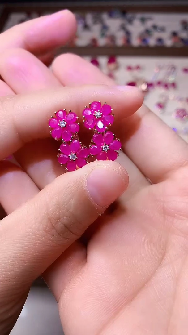 【闪购商品】红宝石耳饰银S925镶嵌000