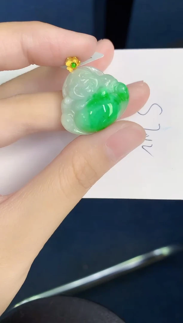 翡翠18K金镶嵌颈饰天然翡翠缅甸A货