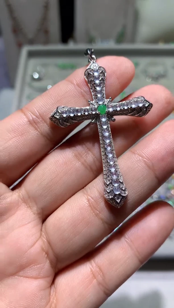 未镶嵌翡翠耳饰十字架