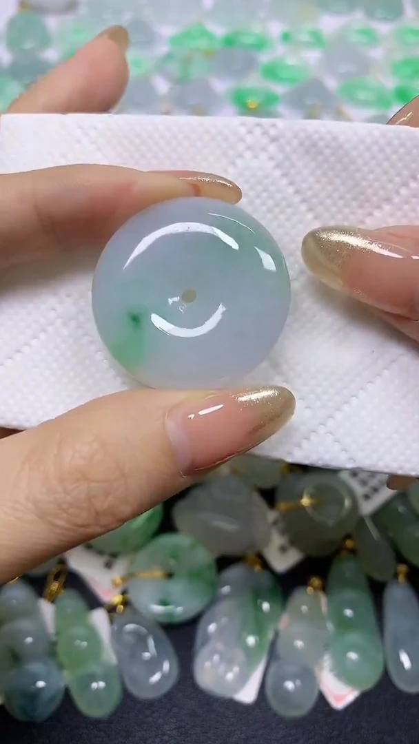 颈饰未镶嵌翡翠A货