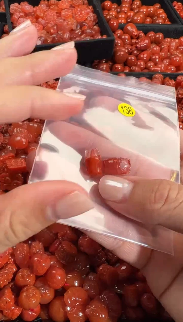 颈饰未镶嵌南红玛瑙1