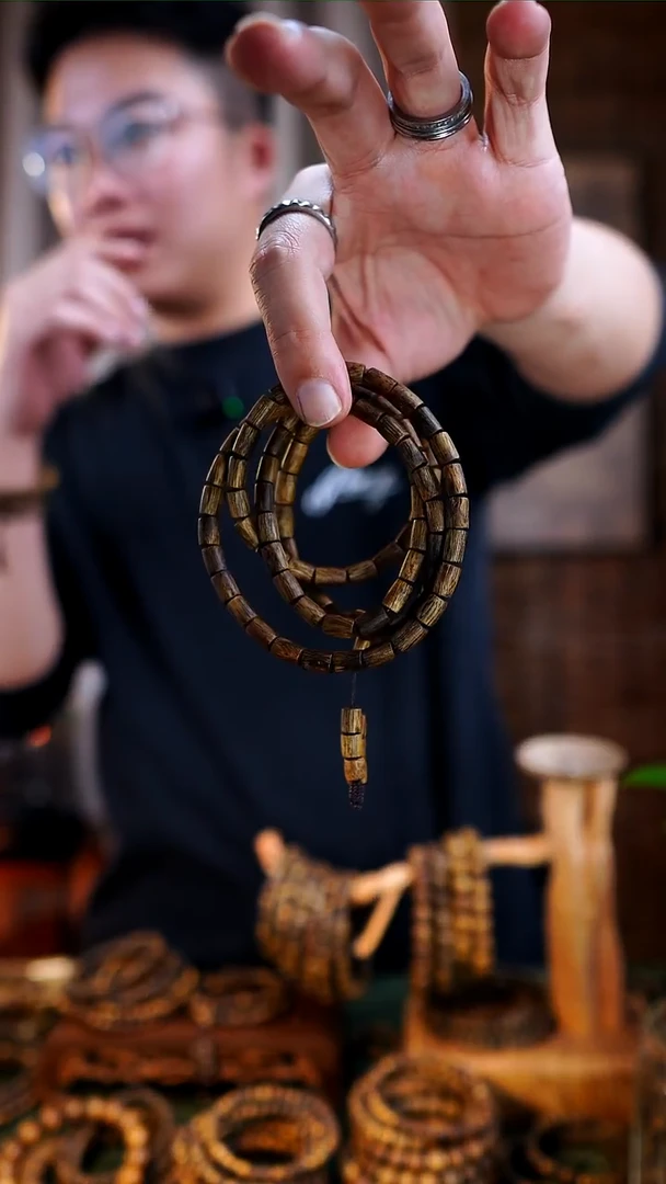 沉香手串沉水浮桶珠透顶绿多圈手串6mm 17克+