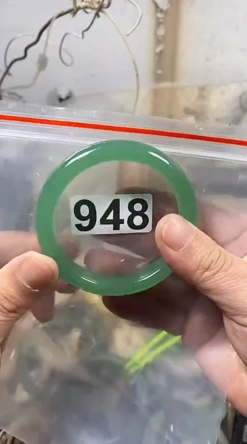 【闪购商品】石英质玉手镯未镶嵌60