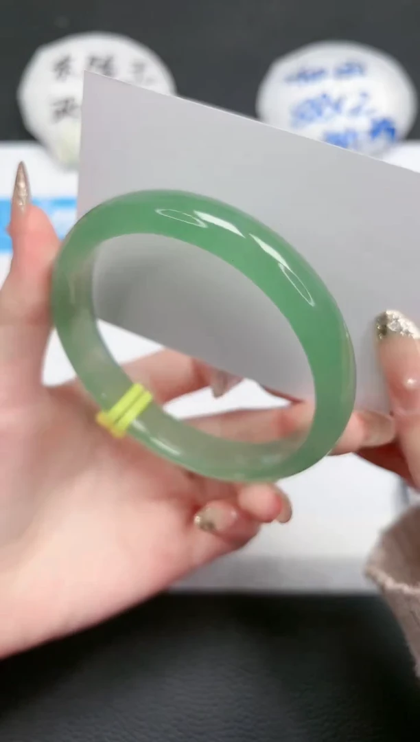 【闪购商品】石英质玉手镯未镶嵌59-65.5