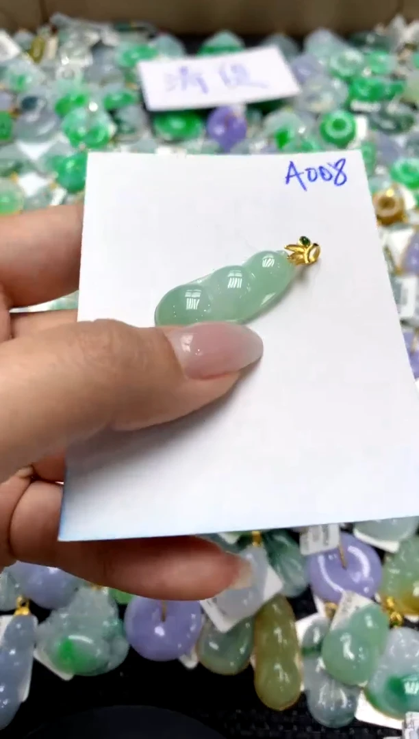 翡翠未镶嵌颈饰1111111111111111