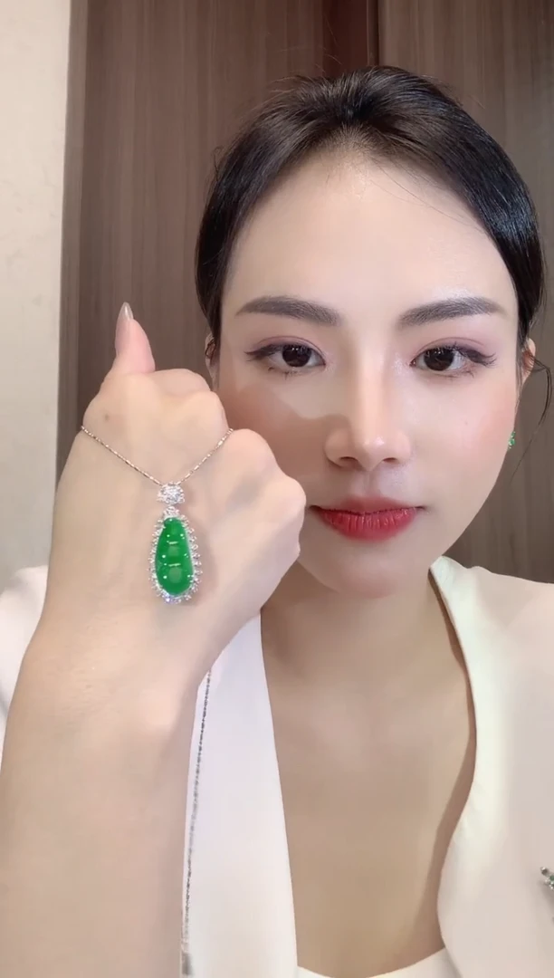 翡翠18K金镶嵌吊坠(不含链)C31