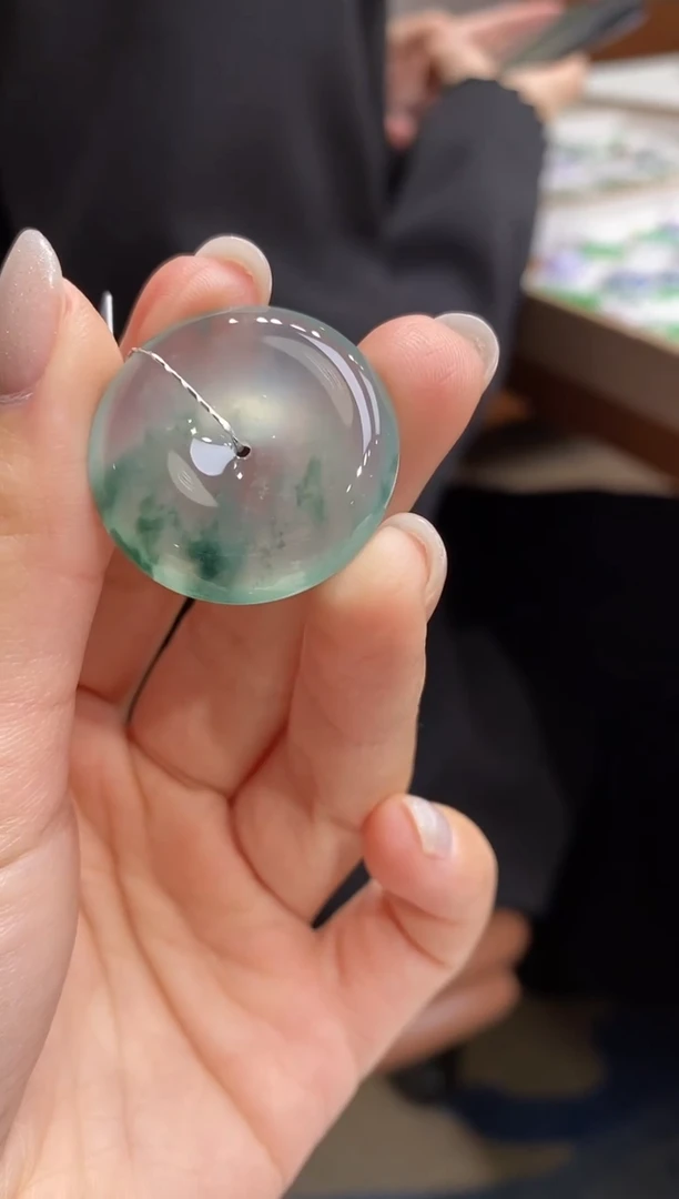 颈饰未镶嵌翡翠平安扣