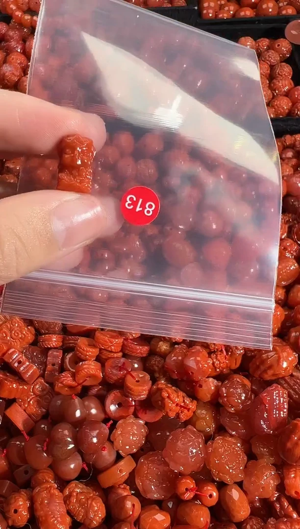 颈饰未镶嵌南红玛瑙1