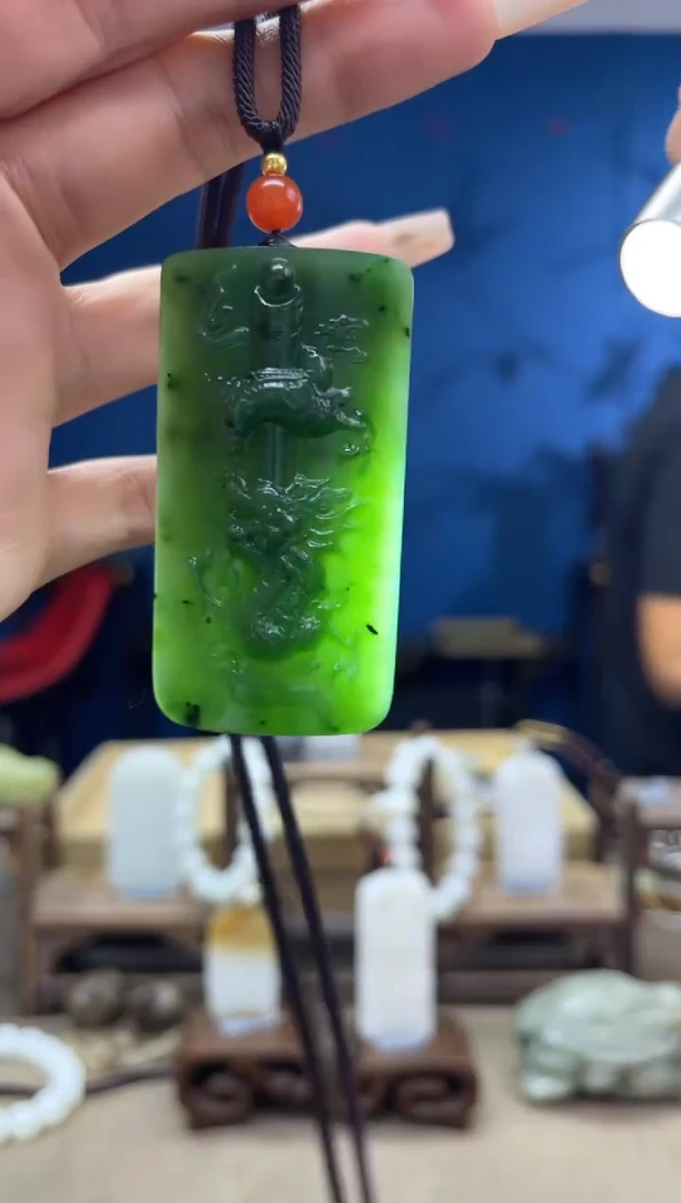 和田玉未镶嵌颈饰1