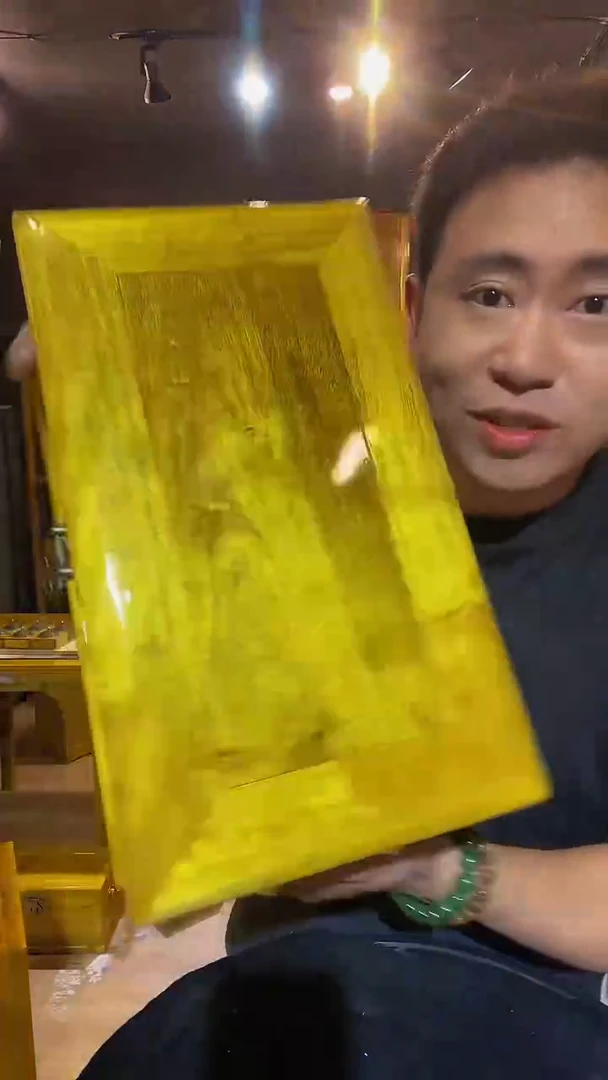 木金丝楠木制品箱子32*18*20带底座带隔层