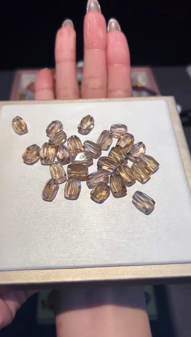 【闪购商品】水晶紫黄切面桶珠2颗未镶嵌多样性发其一