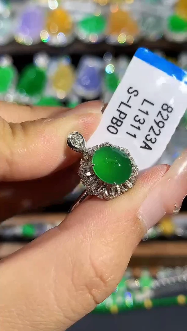 18K金镶嵌戒指翡翠L1311多样性发其一