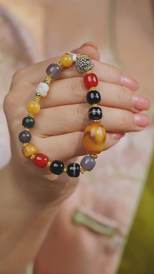 【闪购商品】玛瑙/玉髓手串未镶嵌多样性发其一