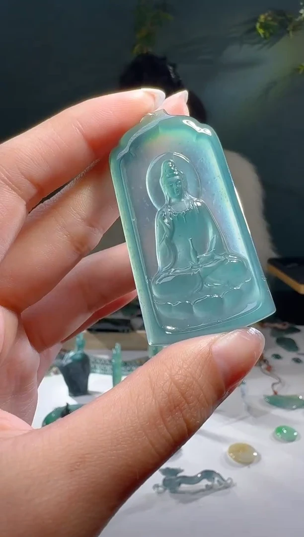 【闪购商品】翡翠颈饰未镶嵌天然A货翡翠观音