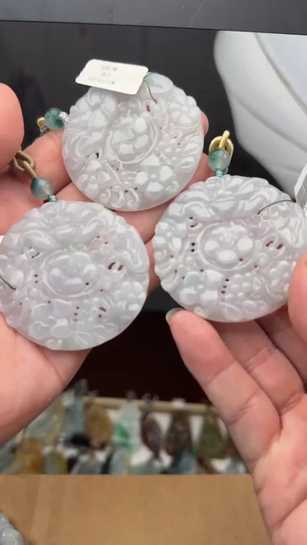 颈饰未镶嵌翡翠天然翡翠多样性发其一（花开富贵）