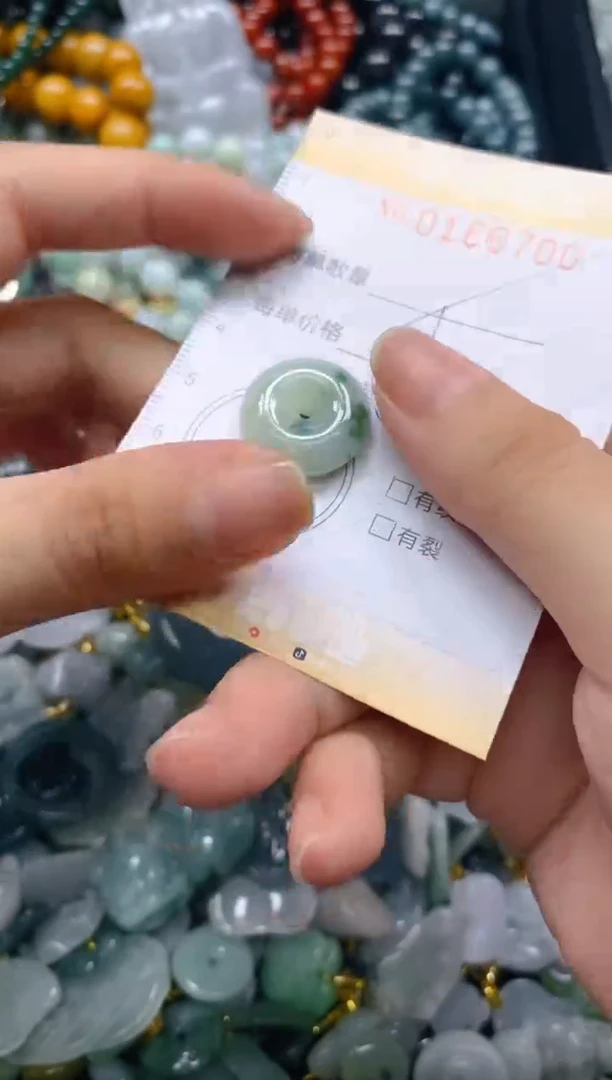 翡翠未镶嵌颈饰闪购0166700多样性发其一