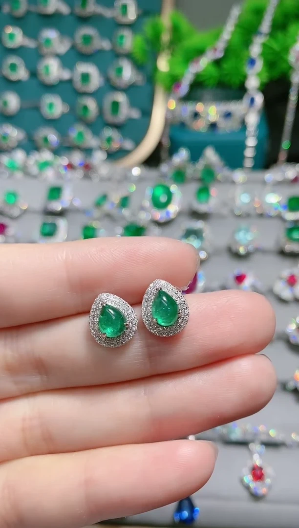 18K金镶嵌18K金耳饰祖母绿.