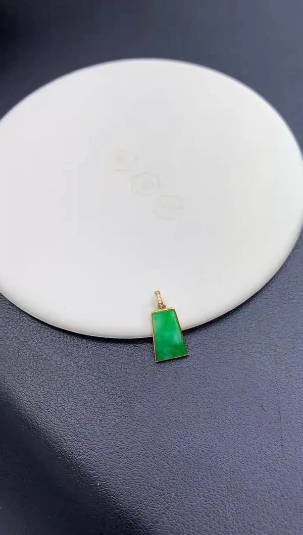 18K金镶嵌定制翡翠48小时鉴赏期 退货不扣服务费