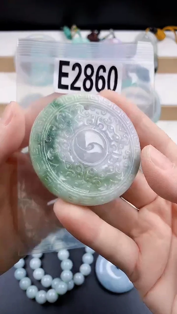 颈饰未镶嵌翡翠天然翡翠吊坠挂件