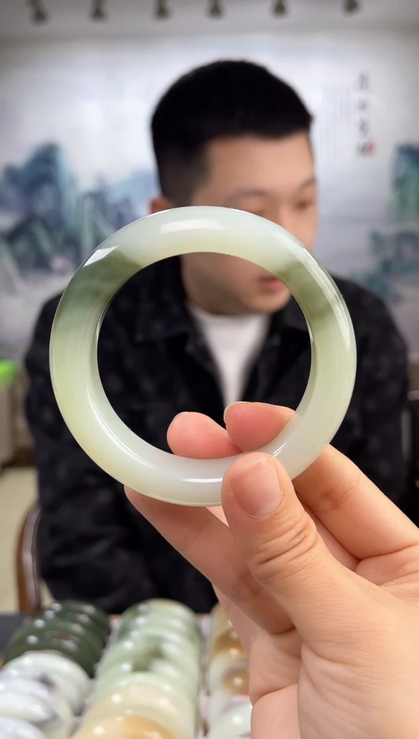 【闪购商品】和田玉手镯未镶嵌56+圈口