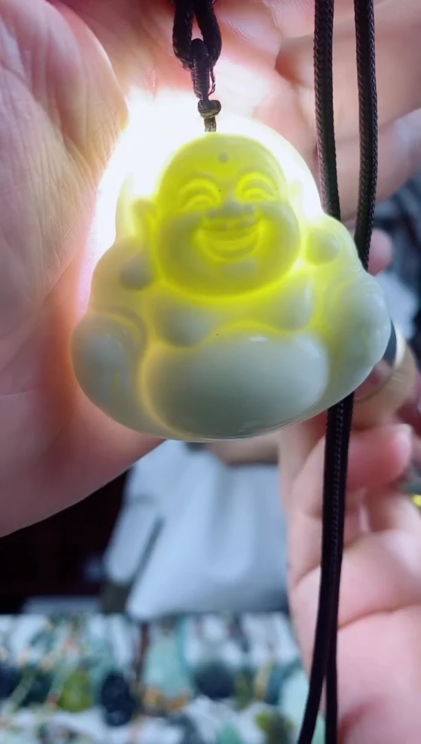 未镶嵌岫玉颈饰佛公