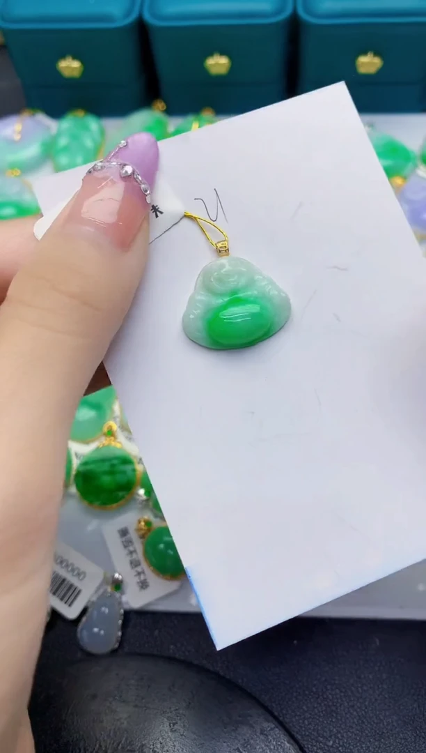 翡翠18K金镶嵌颈饰缅甸天然翡翠A货