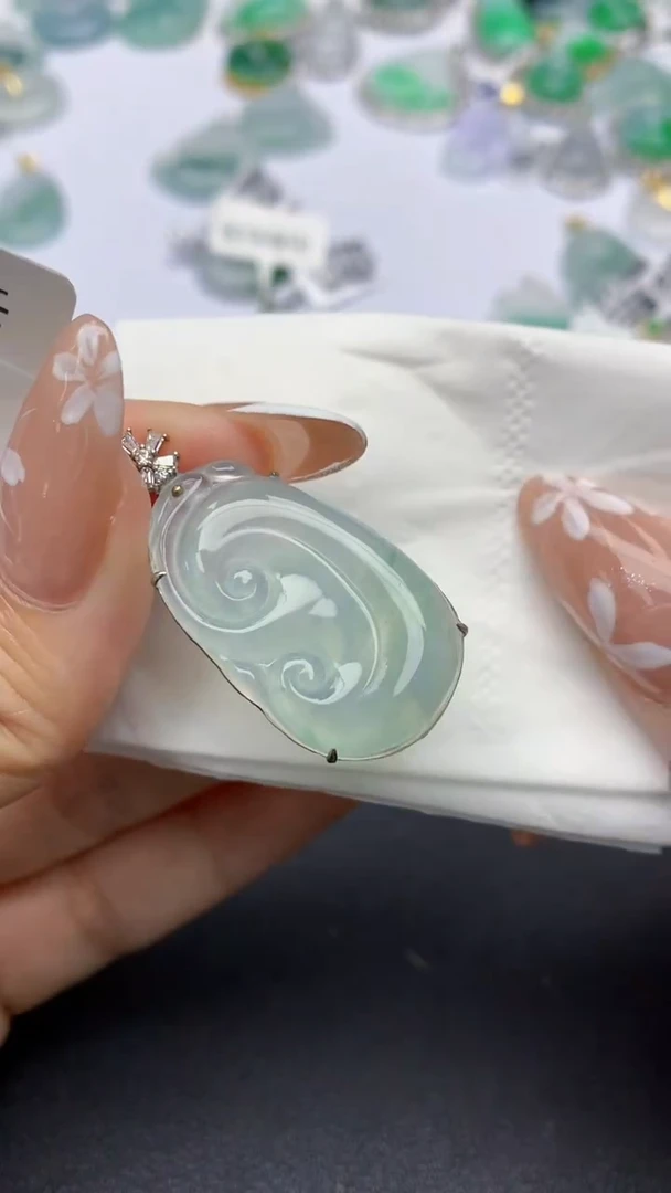 颈饰18K金镶嵌翡翠天然缅甸a货翡翠百元以上9元证书费自理1