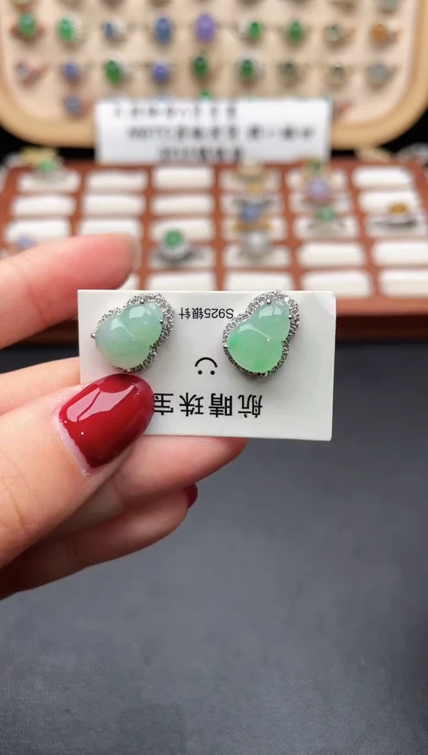 未镶嵌戒指翡翠一物一证一礼盒