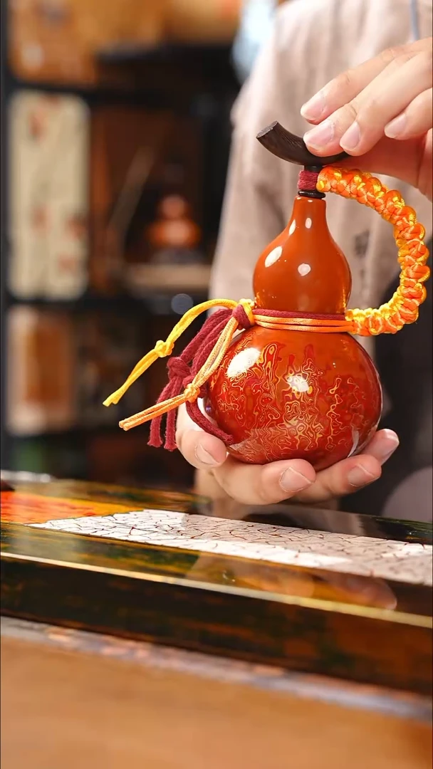 RB033漆艺精致酒葫芦一只