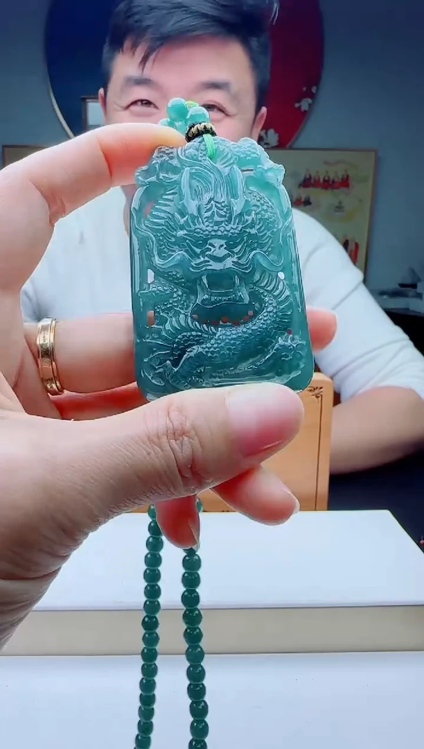 颈饰未镶嵌翡翠多样性发其一