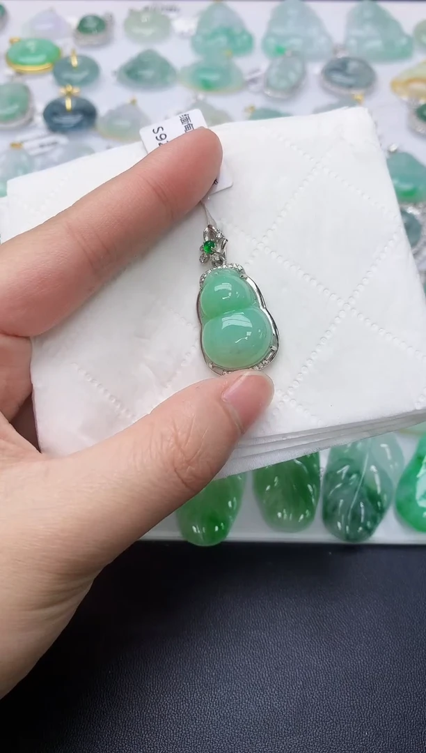 颈饰银S925镶嵌翡翠天然A货
