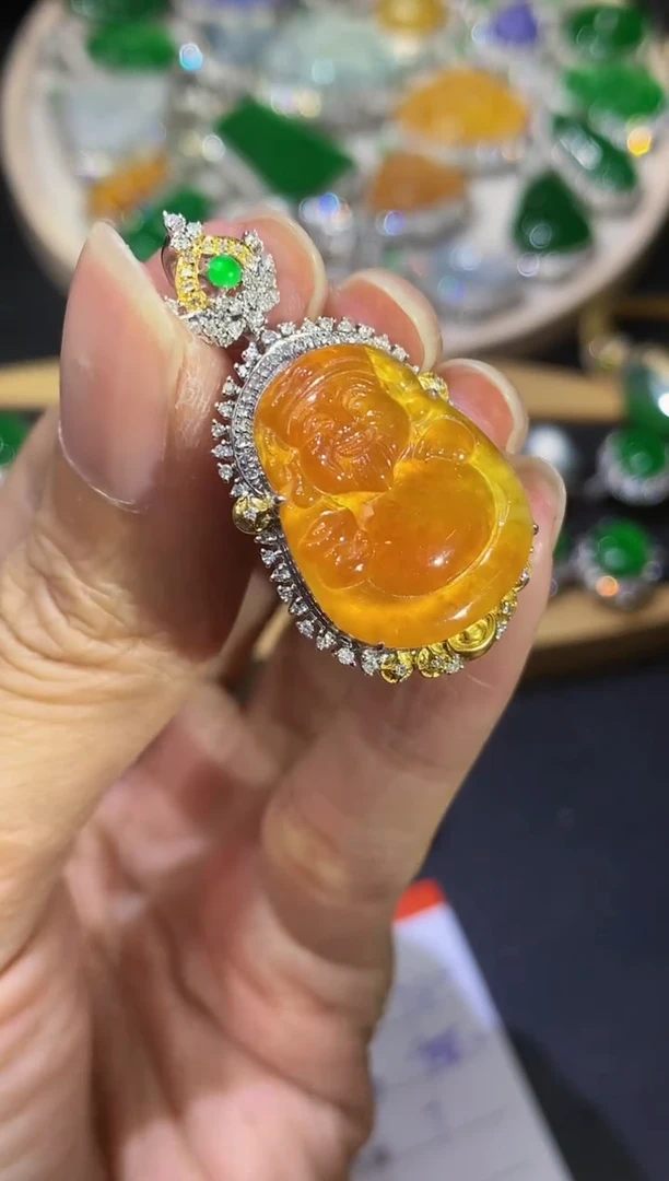 颈饰18K金镶嵌翡翠团购