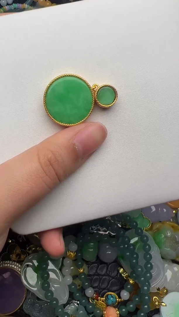 翡翠未镶嵌颈饰天然缅甸翡翠吊坠