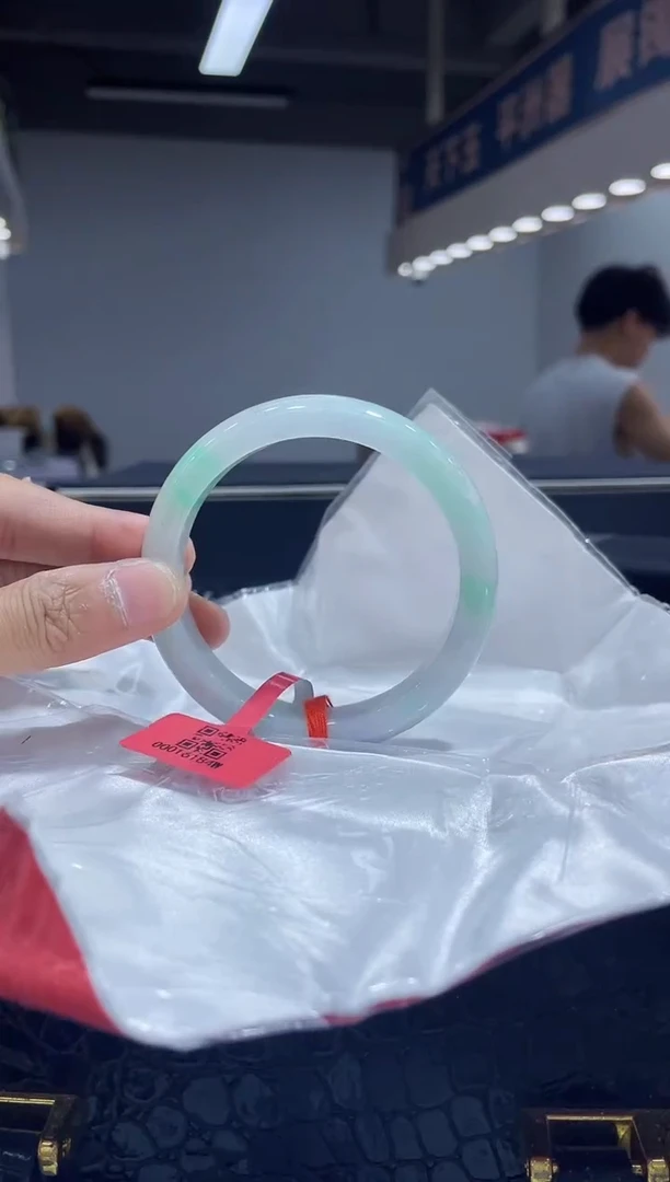 未镶嵌手镯翡翠3 5859