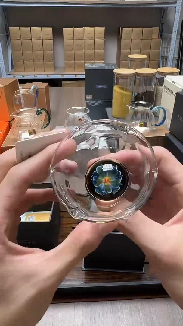 手工艺品玻璃一***。禾器涵韵宴礼杯花语