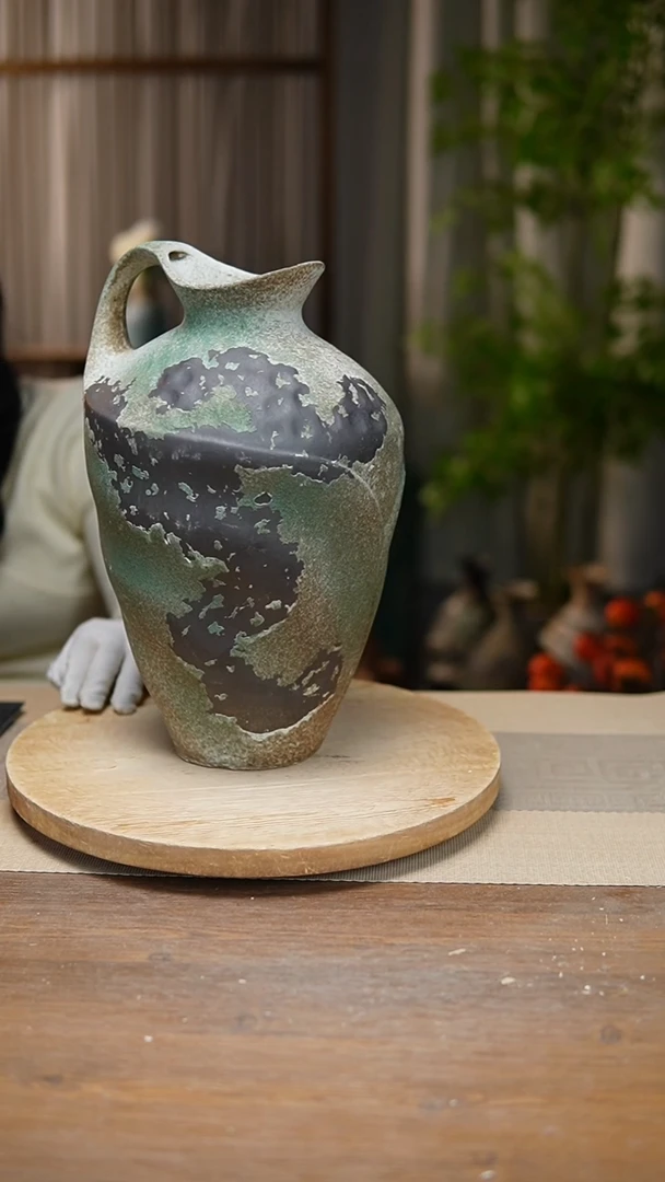 【闪购商品】陶瓷    花器诧寂复古绿奶壶