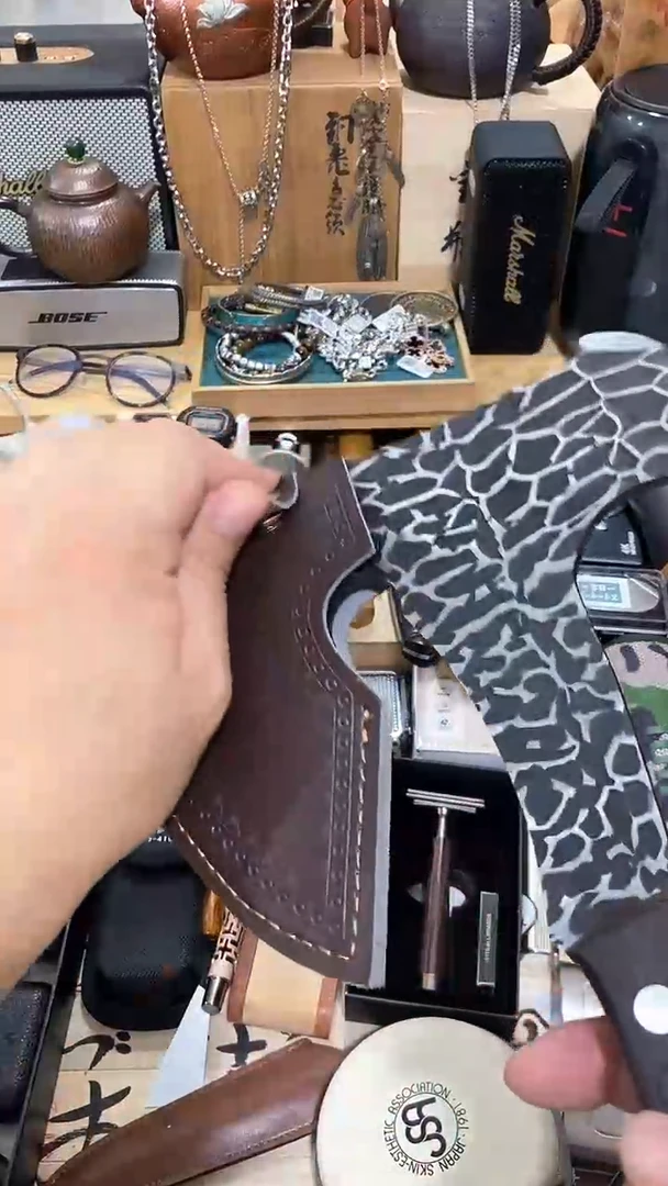 瓷片闪购商品   如图所示