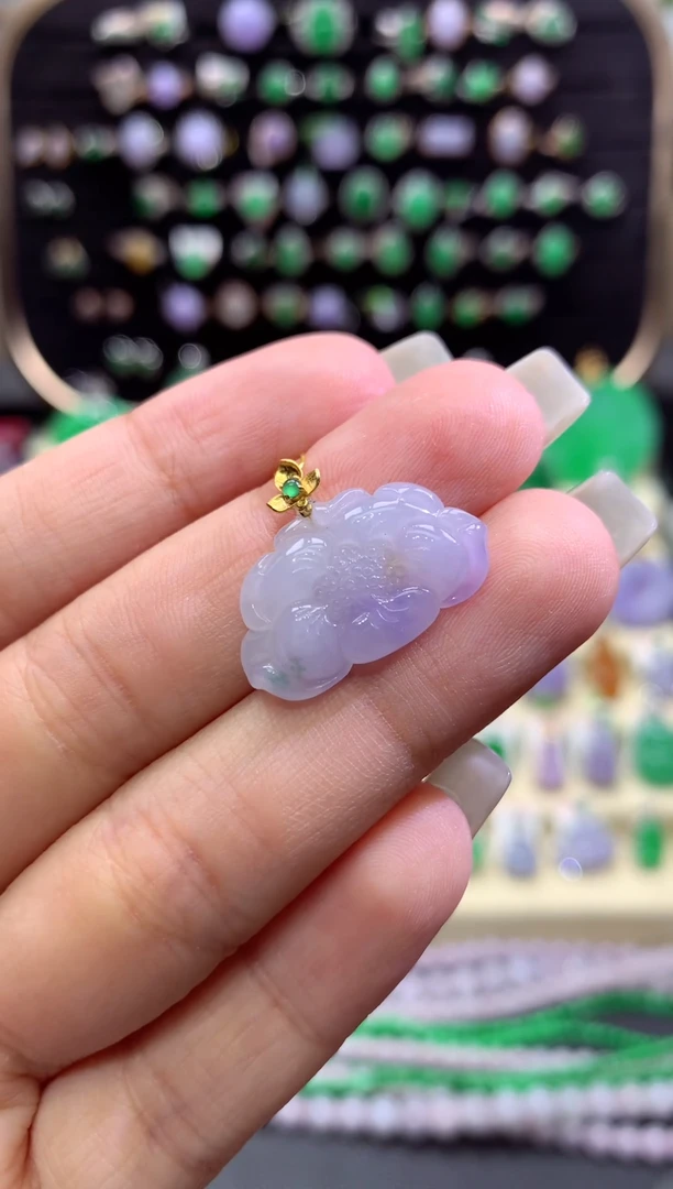 翡翠18K金镶嵌颈饰缅甸天然A货翡翠