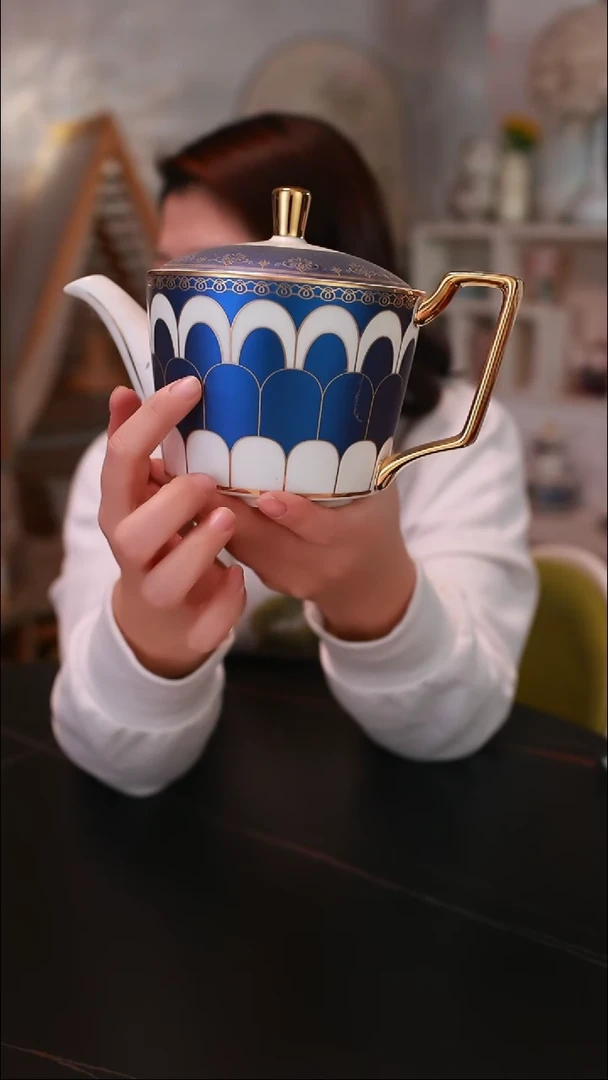 【闪购商品】``````繁花蓝矮壶<E98>